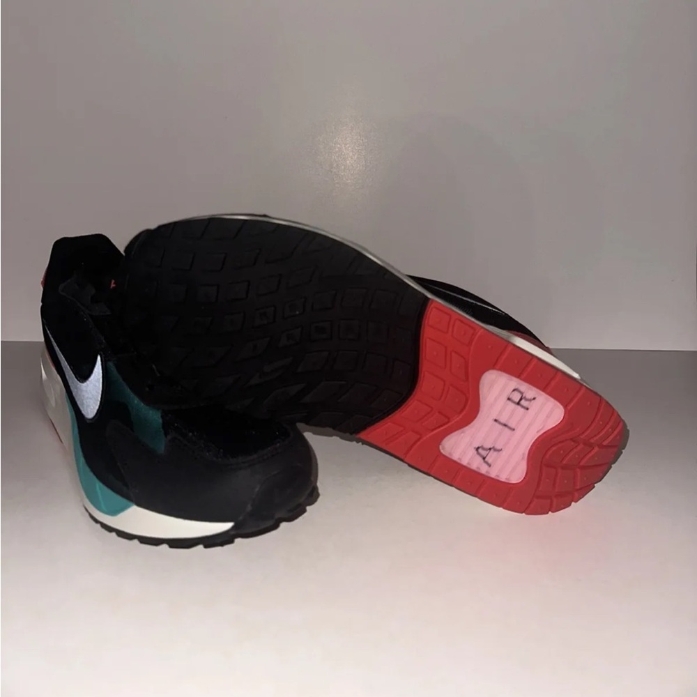 Nike Air Max Solo - Picture 2 of 4